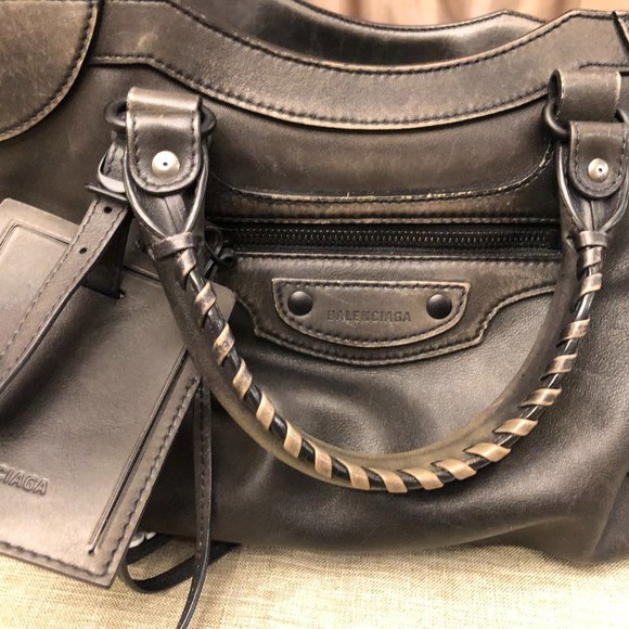 Balenciaga Handbags - AUTHENTIC & NEW Balenciaga Luxurious Large Handbag With Logo & Name Tag.